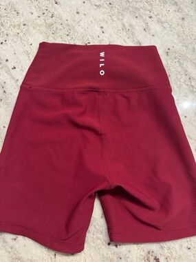 WILO Women's High-Waist Athletic Bike Shorts - Burgundy